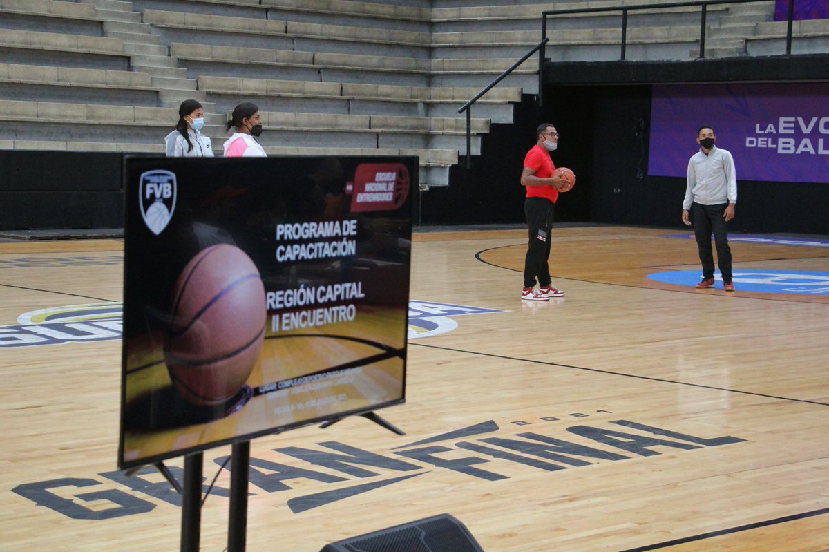 FVBbasketball's tweet image. 👨🏽‍🏫✅ Hoy culminó el segundo encuentro del programa de capacitación para la región capital de parte de la Escuela Nacional de Entrenadores (ENEBAV).