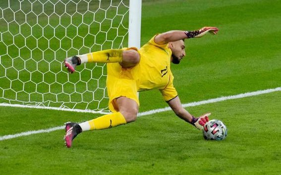 Akhirnya berguna juga lu anak setannnnn!

Grazie Donnarumma!

ITALY CHAMPIONE #EURO2020