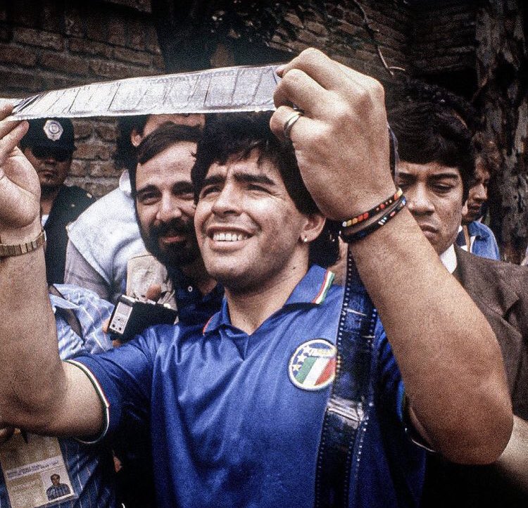 AtaqueFutbolero's tweet photo. Ayer, Argentina campeón en la Copa América, tras ganarle a Brasil en el Maracaná.

Hoy, Italia campeón en la Eurocopa, después de vencer a Inglaterra en Wembley.

El fin de semana soñado. https://t.co/GFH4vH6Tsn