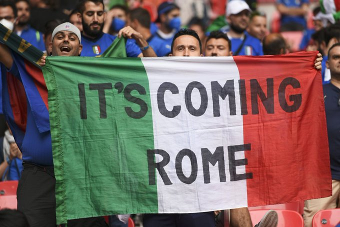 MOMEN!

#ITA meraih gelar Piala Dunia 2006 dan Piala Eropa 2020 dengan situasi yg sama. Kebobolan lebih dulu, menyamakan skor melalui seorang bek dan menang adu penalti. Grazie, Gli Azzurri!! #EURO2020