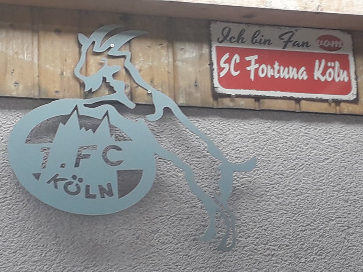 #Euro2020Final scheiss kameraführung beim Elfmeterschießen. Da sieht man nix.