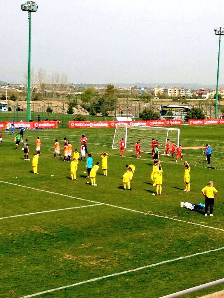 Sene 2013.. Antalya cup yarı final maci MKE ANKARAGÜCÜ-0 ACMILAN-0 
Penaltilar sonucu 3-2 kaybetmiştik.. kaybettiği savas yok bu kaleci donarrumanin