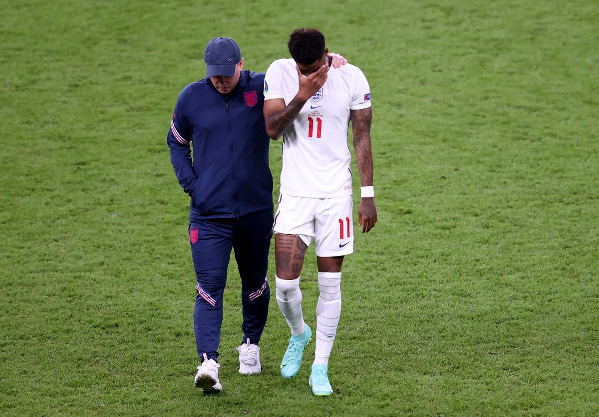 FOXSoccer's tweet photo. Euro 2020 Title for Italy 🏆
Heartbreak for England 💔

What a game 👏👏 https://t.co/dayBdwNrQr
