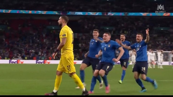 AHT_YssY's tweet photo. We found him 🚶🏽‍♂️. Don't mess with Donnarumma #Euro2020Final https://t.co/E2Vgw4S2D6