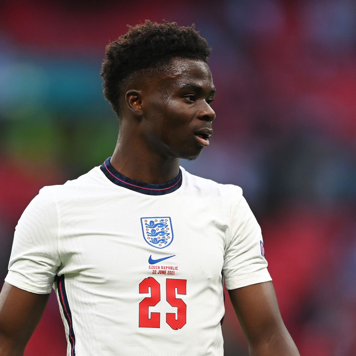 MGH's tweet photo. This guy has done our club so proud. Stepping up at 19 years old to take a penalty in that situation is absolutely remarkable. Well done @BukayoSaka87, you've also done the nation proud. Starboy. https://t.co/hcU1S46kt7