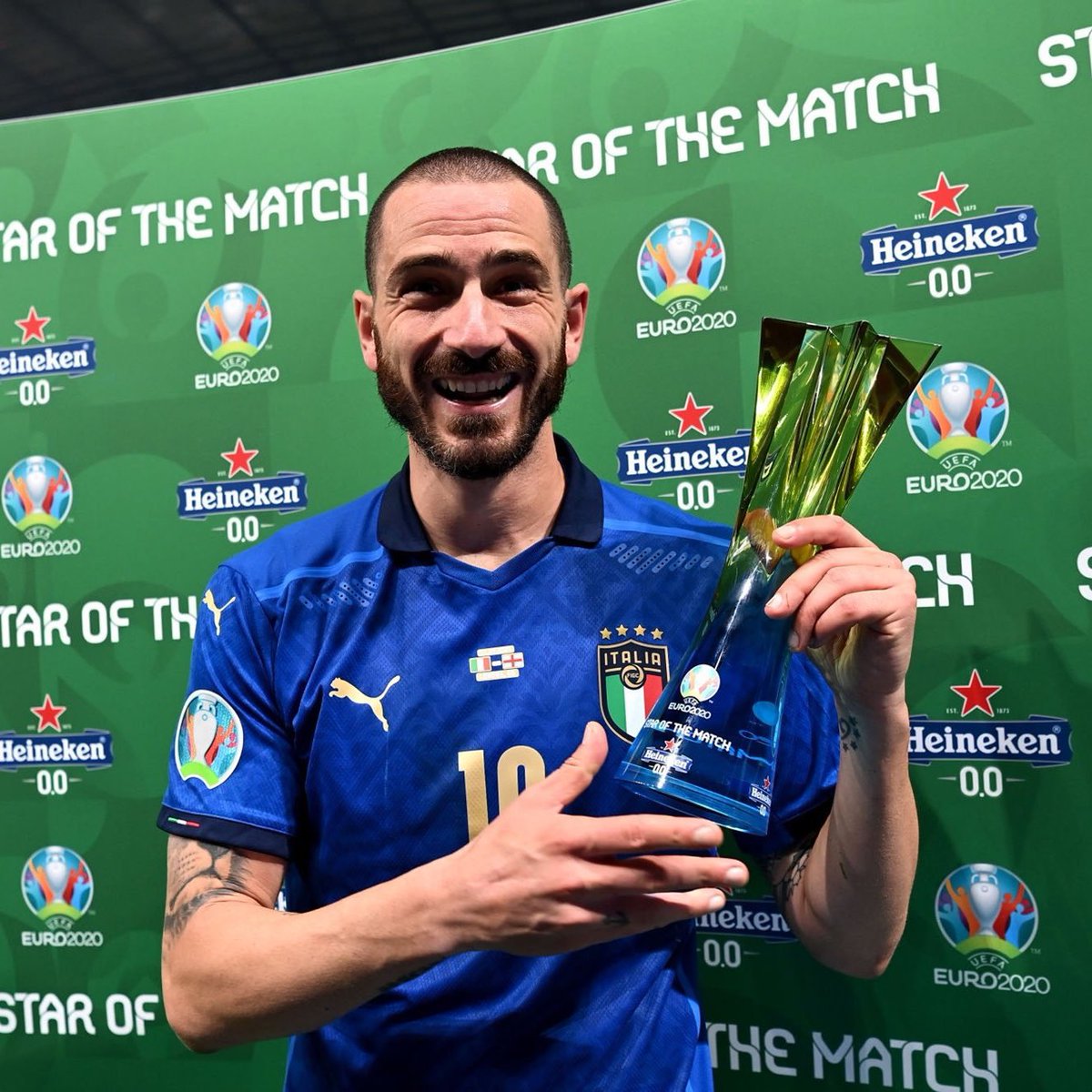azzuri_4's tweet photo. بونوتشي افضل لاعب في المباراة 

#EURO2020 https://t.co/kAGvyEpXDM