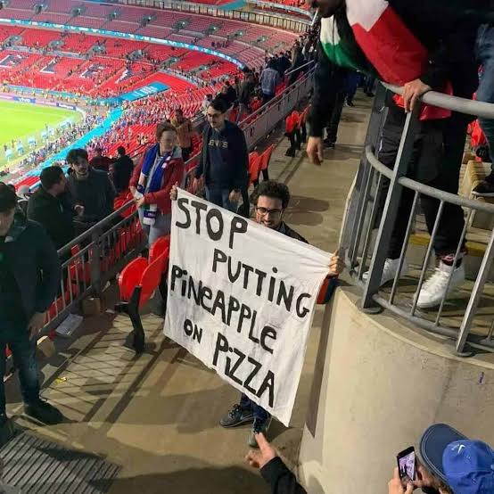 Attiq_Rah's tweet photo. Now Italy has the right to put pineapple 🍍 on Pizza😂.
#ItsComingRome
#EURO2020 
#EnglandvsItaly https://t.co/eizV7rDznZ