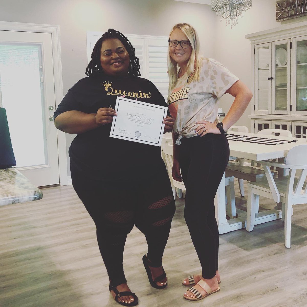TaylorAttaway's tweet photo. Being a lash instructor and teaching classes is my favorite thing to do! Feel free to like/RT this to spread the word to other cosmetologists or esthetician’s who are looking for a lash class to take🤩❤️ https://t.co/PxLp8dauno