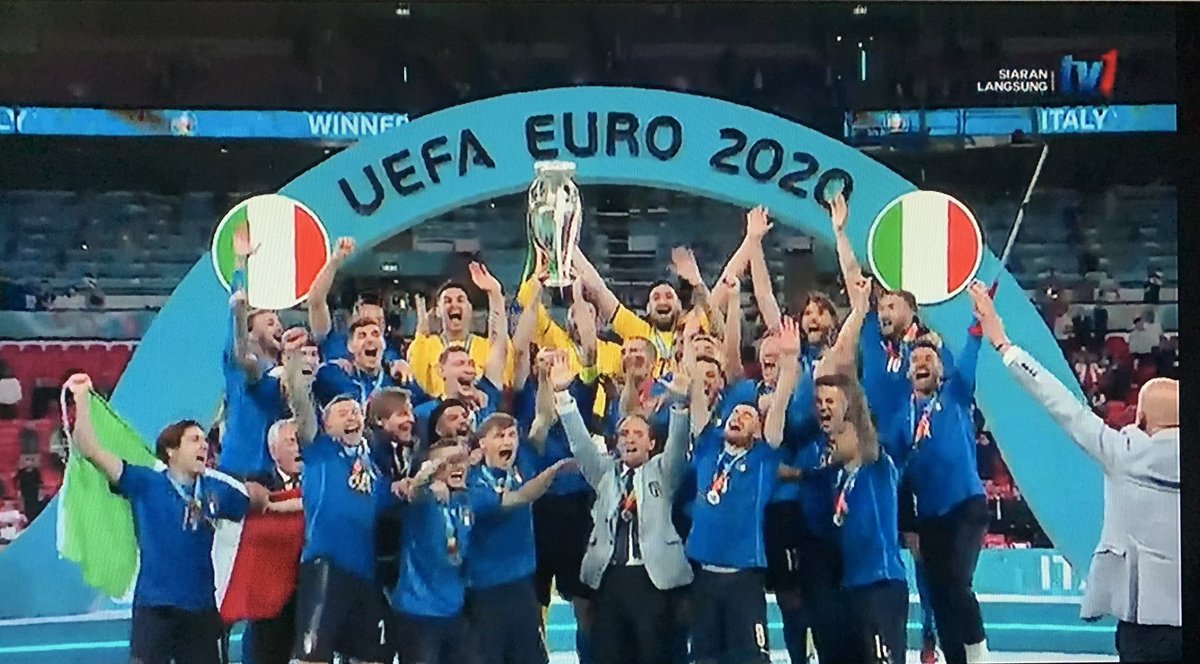 hafiz_hm's tweet photo. It’s coming to Rome. 
#italy
#champion
#euro2020 https://t.co/8suOAenARv