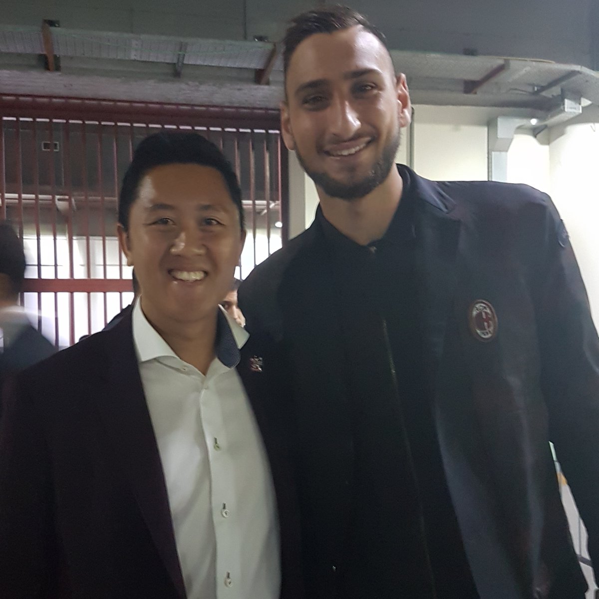 tunkuharun's tweet photo. Gianluigi Donnarumma - The Best Goalkeeper in the world.

The Giant. The Wall. The Euro 2020 Champion and Player of the Tournament. 👑👑👑

Forza Azzurri. 🇮🇹🇮🇹🇮🇹

#Euro2020 https://t.co/QKWd2MFzms