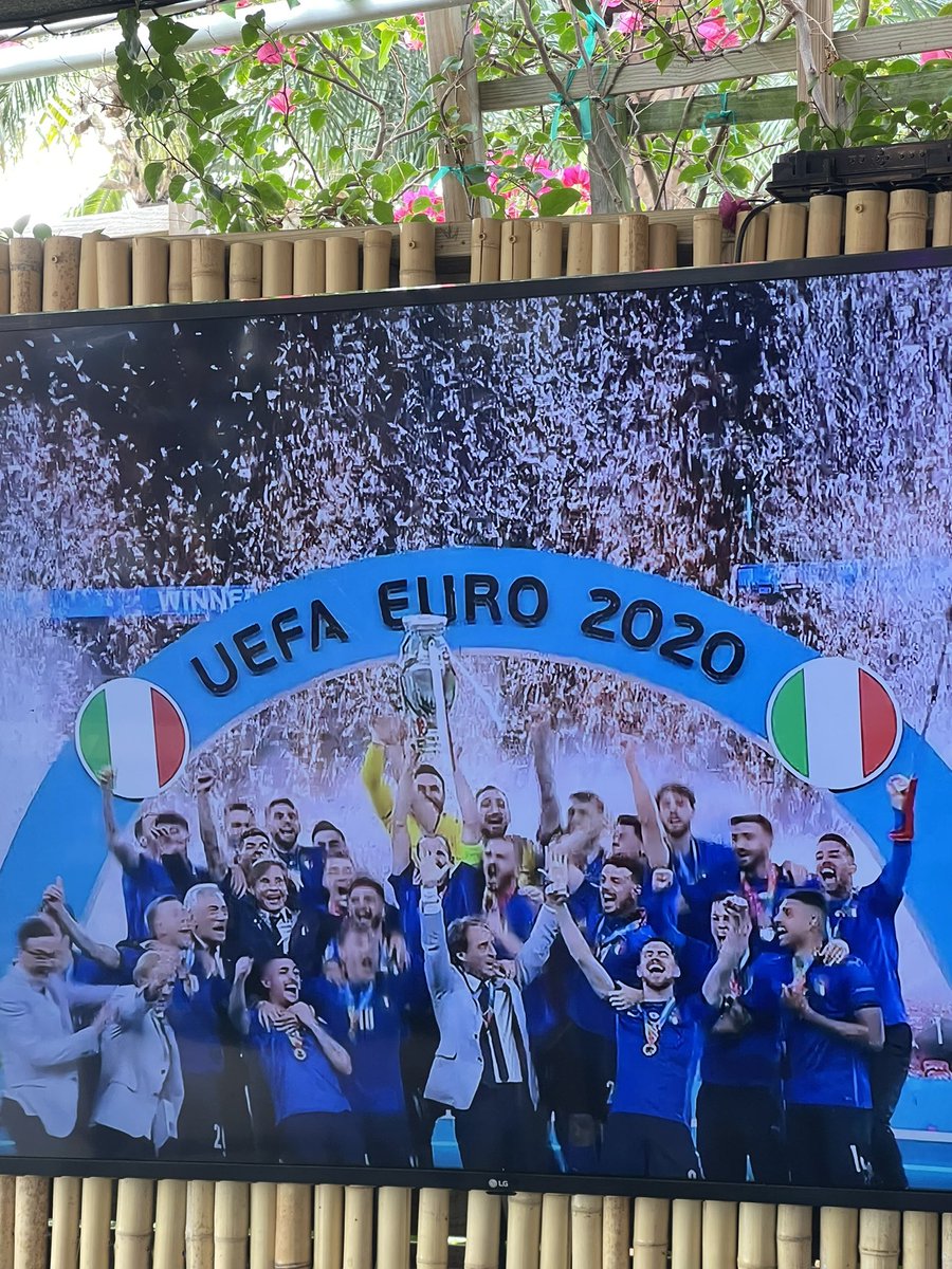 escoz's tweet photo. Italia!!! https://t.co/33loat2uRx
