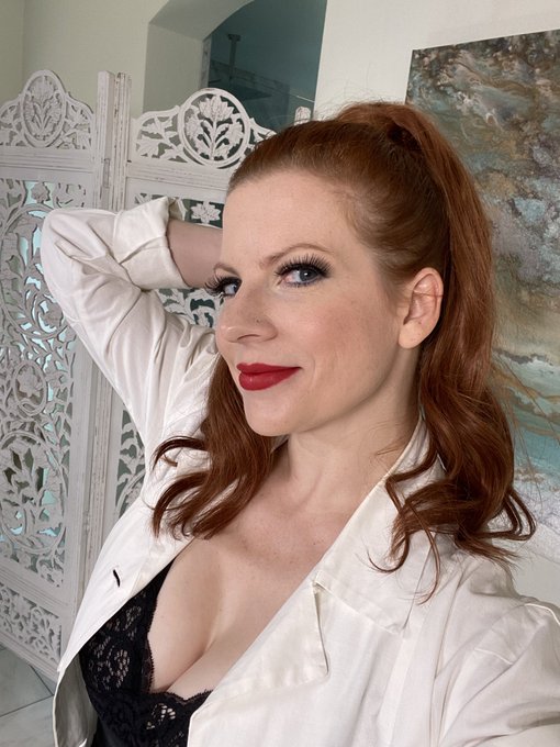 It&rsquo;s 117 degrees &amp; I&rsquo;m filming custom videos with no AC. I must really love my customers. https://t.