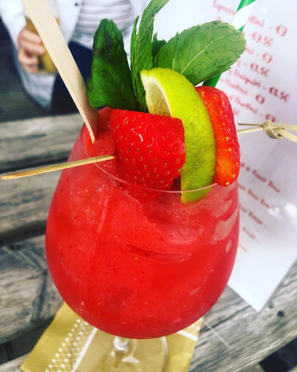 Win or Lose we are here to booze 🍸 #ItalyVsEngFinal #cocktails