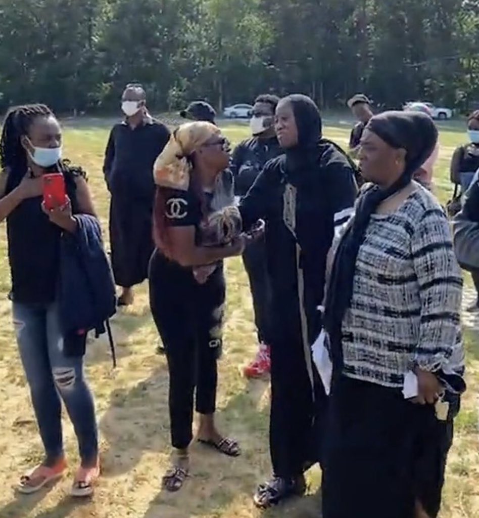 SaharaReporters's tweet photo. PHOTONEWS: Tears As Nigerian Singer, Sound Sultan Is Laid To Rest At Marlboro Muslim Cemetery In New Jersey, United States https://t.co/eoiEUMzAyb