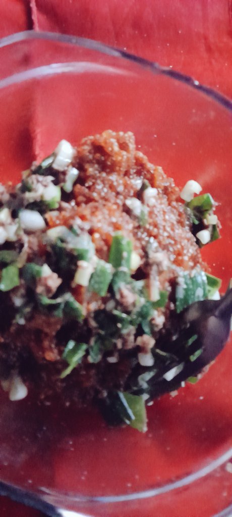 tongamp_g's tweet photo. Made #Polom for Breaky this morn'🥰🥰
#sago with fried #tinnedfish and #onion. Kaiks blo ol nambis lewa.mi mas bagarapim yah, tell mi.haha!!🤣
Think this was my best I made here than in #Pom🥰 Thank God for all our local dishes.🙏❤ we are #png🇵🇬🇵🇬❤🖤💛 https://t.co/31wOxM2a8Z