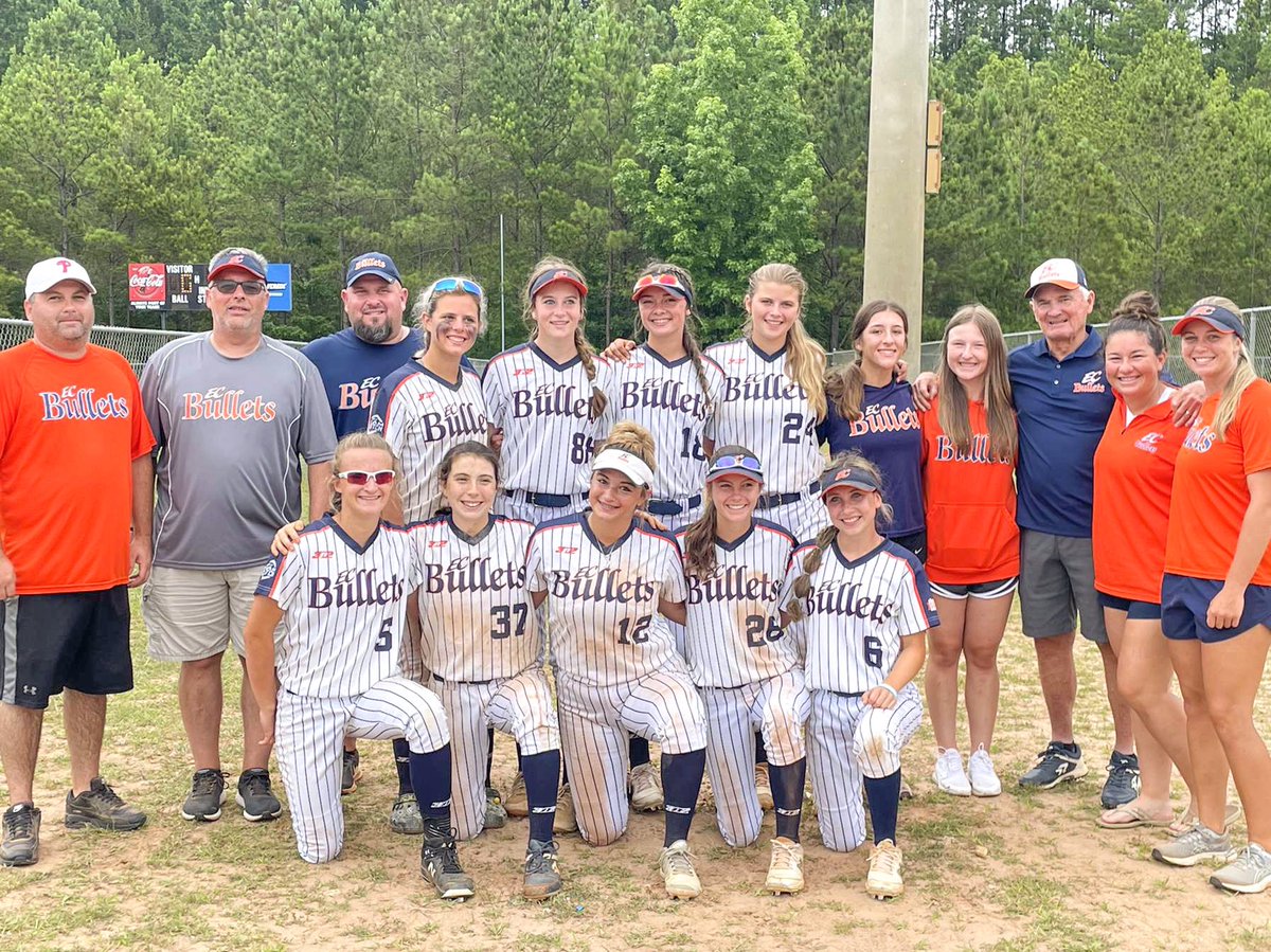 Had so much fun this weekend in Atlanta. We fought through the last game with only 8 players!! Next stop is Destin FL🙌🏽🙌🏽 @ecbcoleman14u #GoBullets