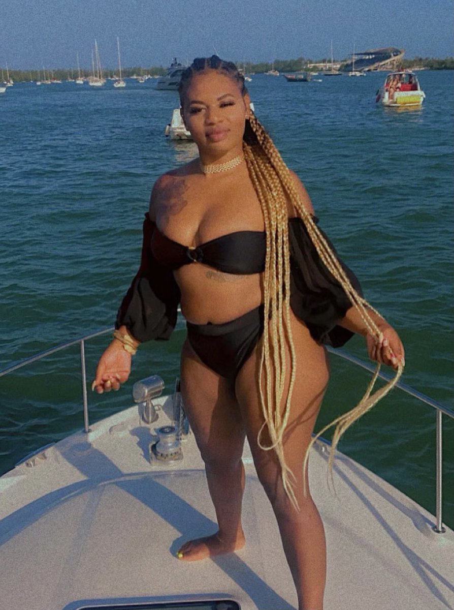 Skulp_ture's tweet image. Chapter 28, please be rewarding to me 🥂

#BdayWeek #CancerSeason ♋️