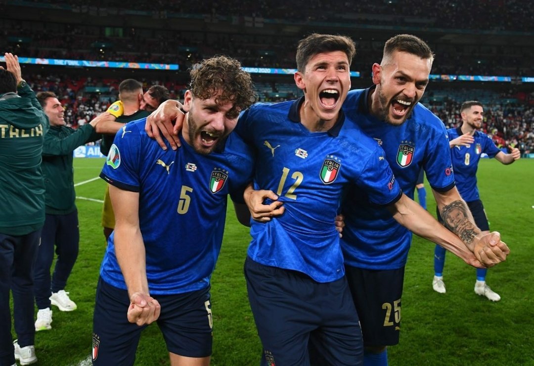 ZVAM93's tweet photo. QUANTO CAZZO VI AMO https://t.co/BwxlhIiRfo