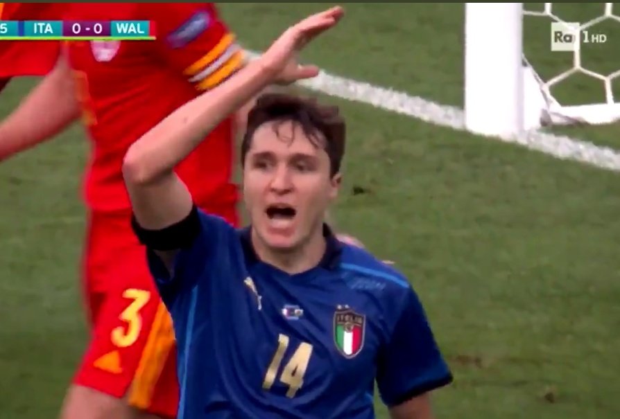 mikysunny02's tweet photo. abbiamo vinto anche l’europeo dei memi viventi a mani basse

#ItaliaInghilterra #Euro2020Final https://t.co/31te7i6PIk