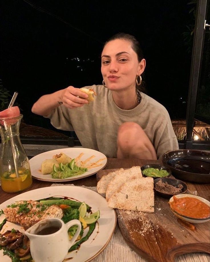 Happy Birthday Phoebe Tonkin :)))  