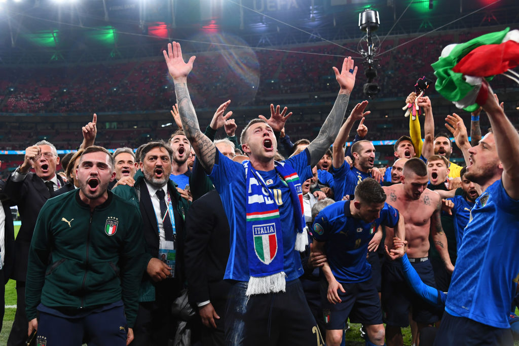 Azzurri_En's tweet photo. 𝗗𝗥𝗜𝗡𝗞. 𝗜𝗧. 𝗜𝗡.

#VivoAzzurro #EURO2020 #ITA #ITAENG https://t.co/eRuZlm1ej3