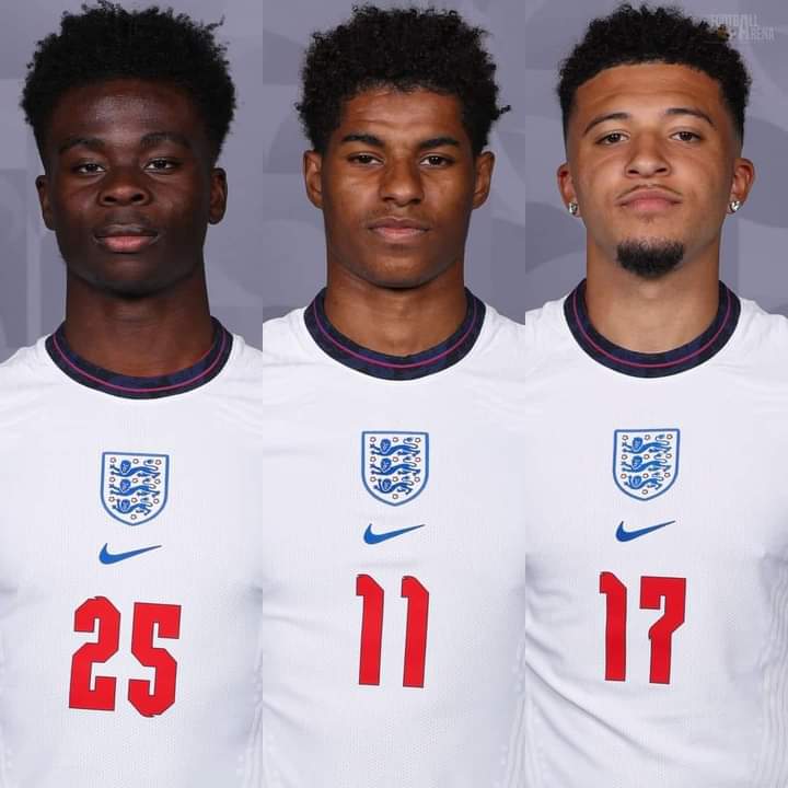 Chiellini too why ????? Allow the young boy 😂😂😂 #EURO2020 #ComingHome #ComingRome