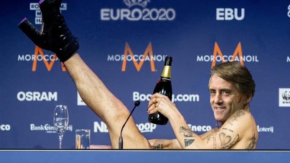 Vampire_Tamriel's tweet photo. No vabbè!🤣🤣🤣 #ItaliaInghilterra #ItsComingRome #Euro2020Final https://t.co/4BFYnkIRfo