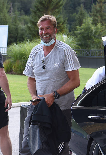AnnieHarte21's tweet photo. And the boss is back for pre-season training 🙌it's great to see that smile again😄 #LFCpreSeason #LFC #Klopp 💫❤ https://t.co/VRt5Tmz6rh