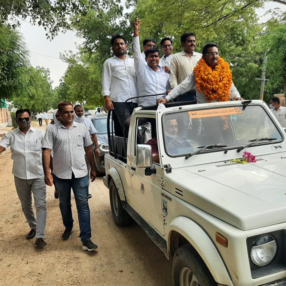 PRESIDENTBKN2's tweet photo. शिक्षा विभागीय नियम संशोधन के बाद बीकानेर आगमन पर प्रदेश अध्यक्ष @MohanSihag24 का रेसला बीकानेर द्वारा किया गया भव्य स्वागत अभिनंदन।
@GovindDotasra @RajCMO @RameshwarDudi @Sos_Sourabh @SumerKhatana8 https://t.co/dsNYnJGseE