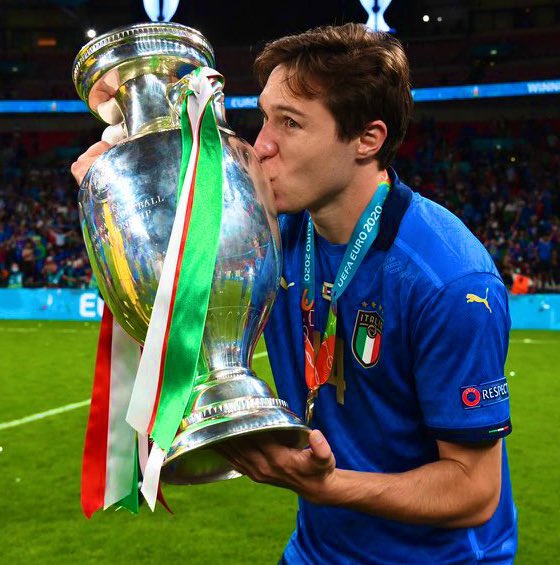 camismagicworld's tweet photo. CHIESA AMORE GRAZIE https://t.co/0XAzFEMw8H