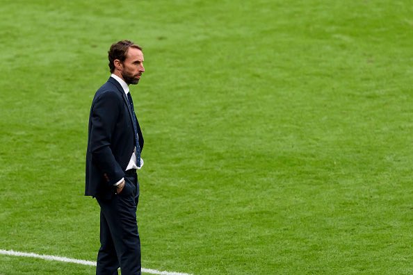 Tirer un penalty en finale de l’euro en ayant joué 1min et sans avoir touché un ballon depuis plus de 2h30 .. c’est dur … 😖👎🏻