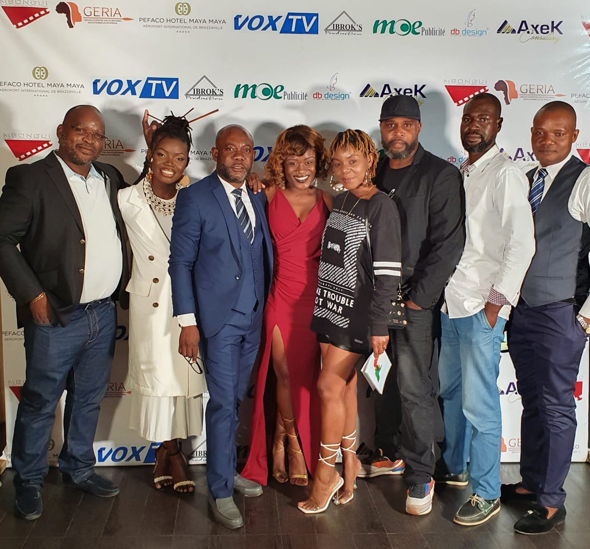 Mariusca3's tweet photo. Nous étions invités au lancement officiel de l'association #Mbongui, association des acteurs du cinéma congolais. Mbongui symbole de rassemblement, de partage donc de la solidarité. Bon vent à #MBONGUI VIVE L'ART
#Cinema #Congo #ArtistOnTwitter #Mariusca #ArtistOnTwitter #actor https://t.co/VmdaMUYBPn