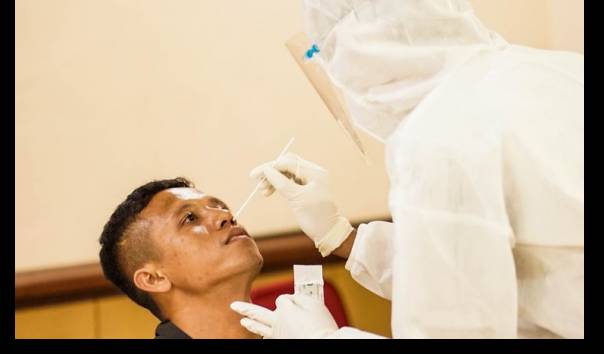 KompasTV's tweet photo. Cek! Hasil Tes PCR Naik Pesawat Hanya Bisa Dikeluarkan Laboratorium yang Terafiliasi Kemenkes https://t.co/bXeG1GIp4t https://t.co/EQrBeMXhFI