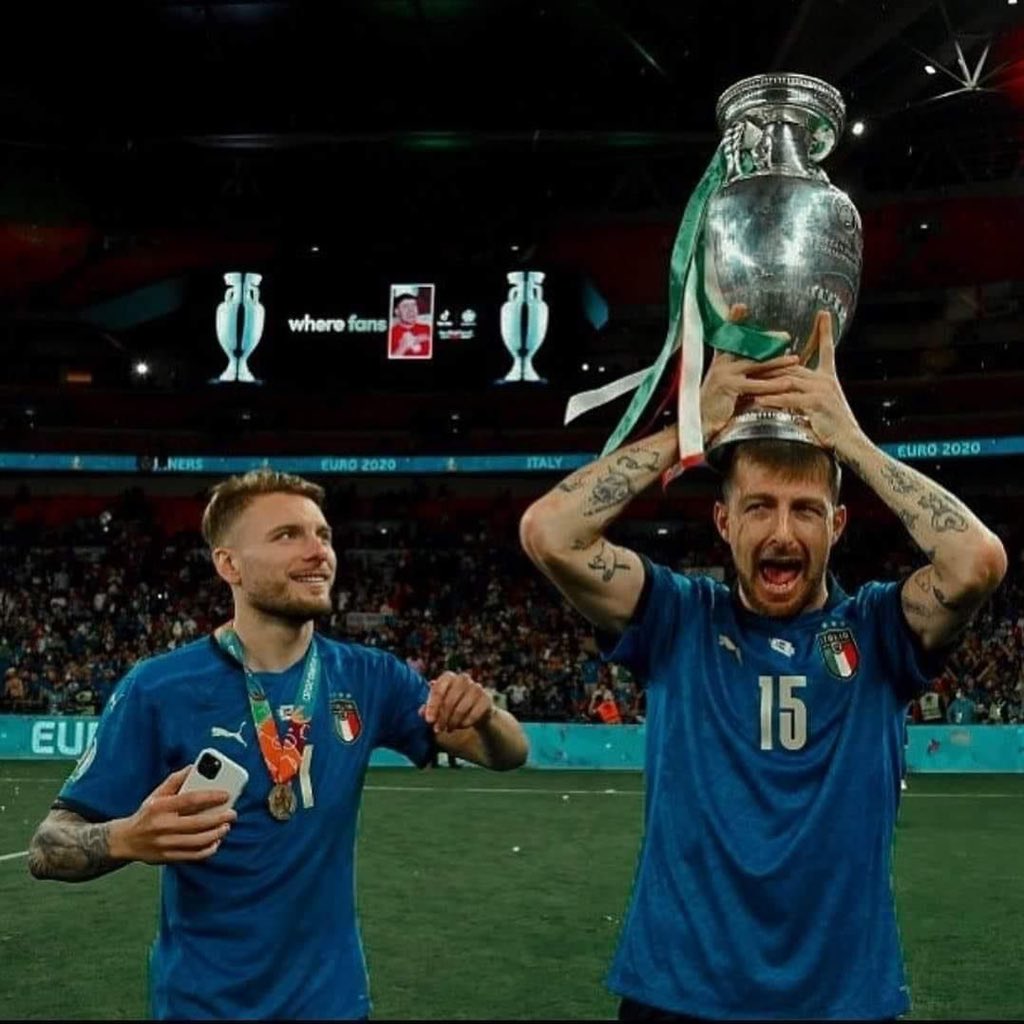 OfficialSSLazio's tweet photo. 🙌🙌🙌
𝙄𝙩’𝙨 𝘾𝙤𝙢𝙞𝙣𝙜 𝙍𝙤𝙢𝙚

Congratulazioni, @ciroimmobile e @Acerbi_Fra! https://t.co/4oNIahWtJH