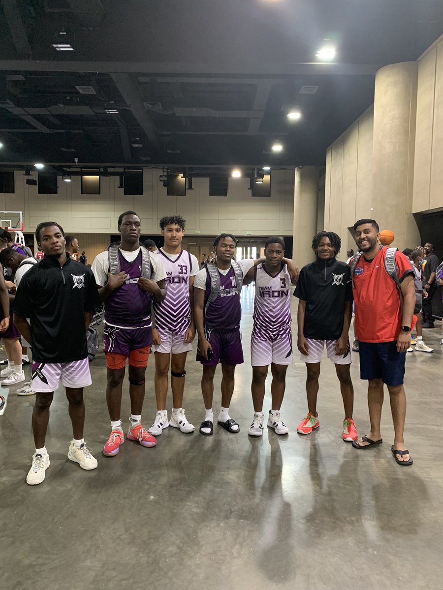MontyPatel's tweet photo. Love seeing my Jacksonville guys compete this weekend and get better! #VilleintheBirm https://t.co/NbMHaR9Hxo