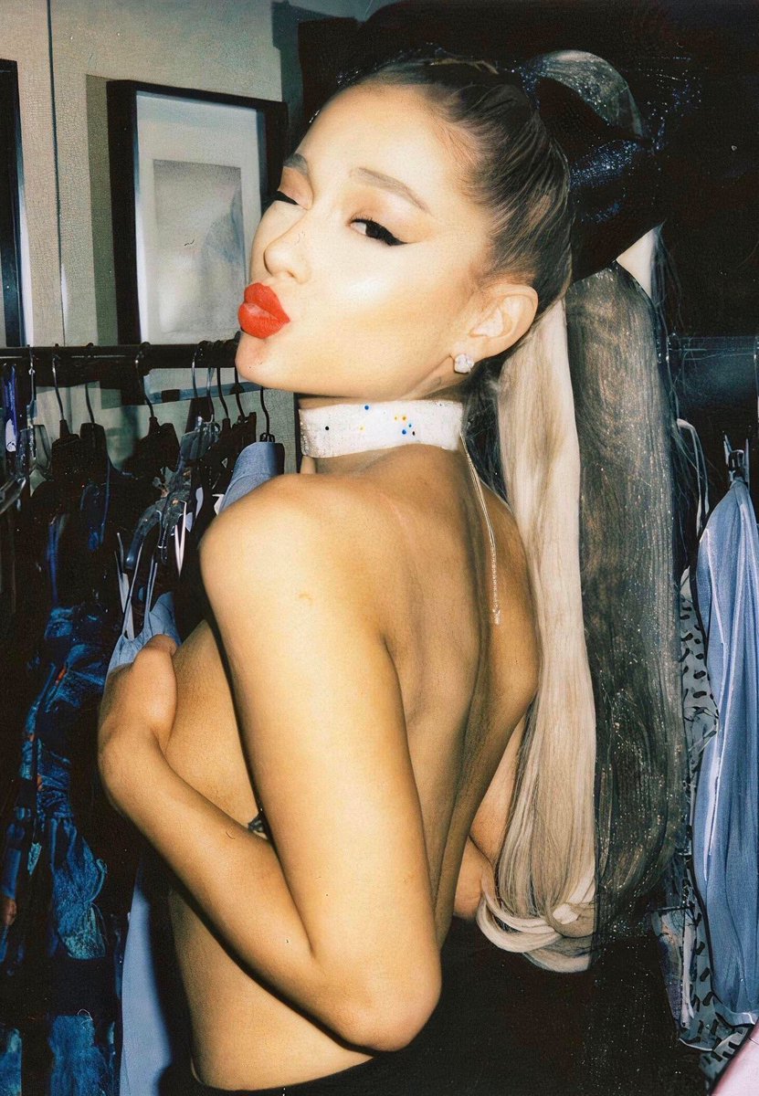 Ariana Grande teasing us all! 