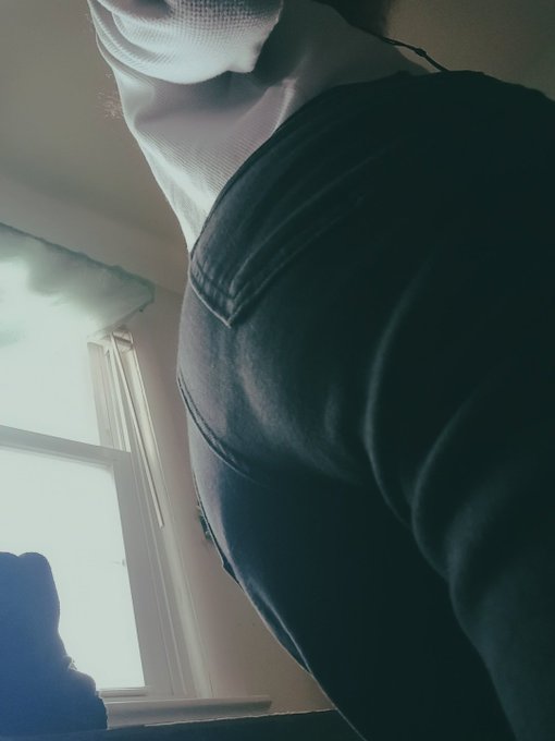 Happy day ~ it's almost Monday.  Celebrate 🙄 https://t.co/qIMm3O4CD6<a href="/tag/morningvibes"class="tags"><span>#morningvibes</span></a><a href="/tag/kinky"class="tags"><span>#kinky</span></a><a href="/tag/fishnet"class="tags"><span>#fishnet</span></a><a href="/tag/nsfw"class="tags"><span>#nsfw</span></a><a href="/tag/petplay%20"class="tags"><span>#petplay </span></a>