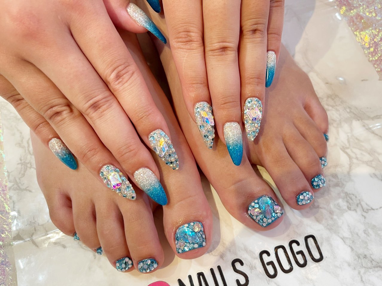 Nailsgogo 渋谷 ネイルサロン Nailsgogo ネット予約 T Co Pjrbh5rlbe インスタ T Co Gmbqsa2d9y ネイル 担当 上原 ハンドフットネイル 夏ネイル ストーン埋め尽くしネイル ありがとうございました 渋谷ネイルサロン 派手