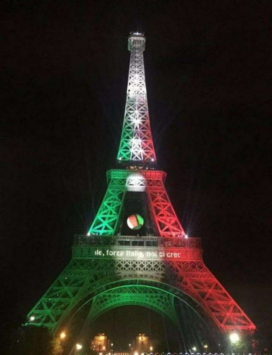 sosoffete's tweet photo. non ho più certezze nella vita #ItsComingRome https://t.co/ocsgBP96Y1