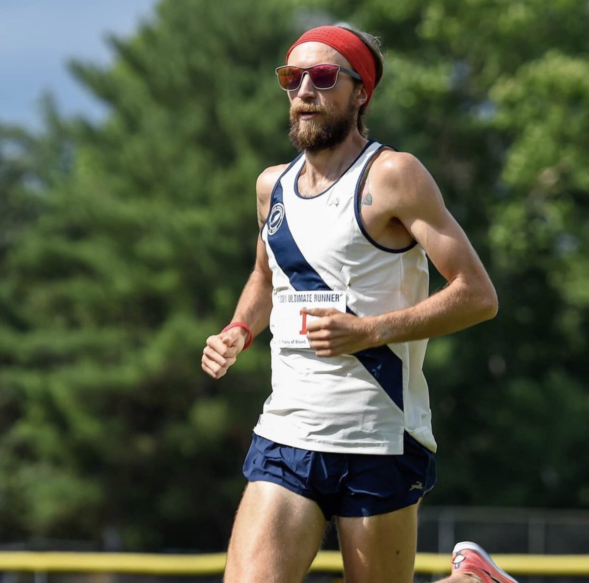 Our next featured elite runner is Brandon Hudgins (@bhudgnasty)! Brandon’s favorite workout is 3-4 sets of (500, 300, 200) at mile pace or faster. When he’s not running, he enjoys coaching runners, playing music, and watching Netflix! #bth5k