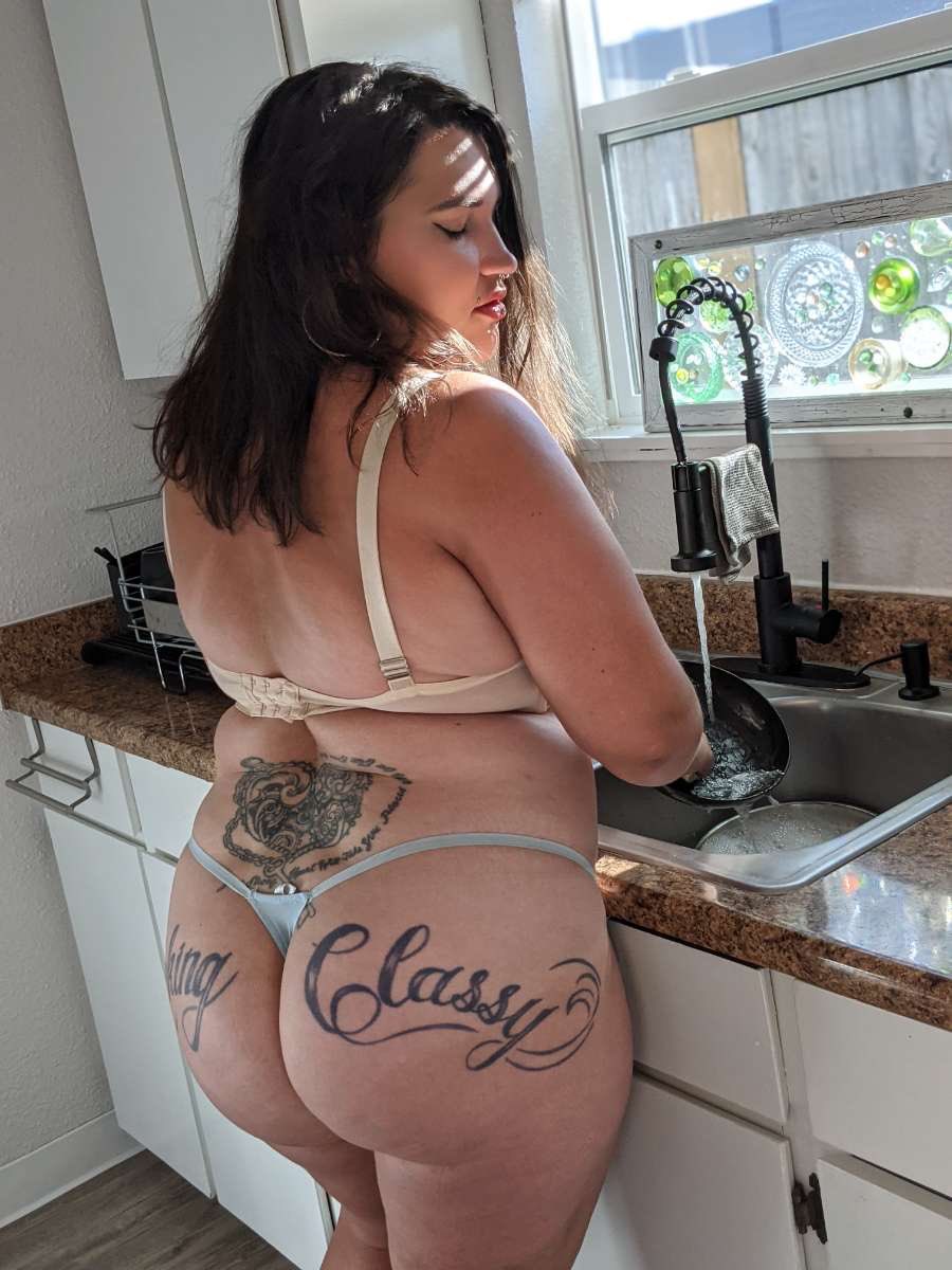 norahlights's tweet photo. This Sultry Sunday, let me be your wifey. 

https://t.co/Rc8fkBrrQX https://t.co/UR3z6JtYvr