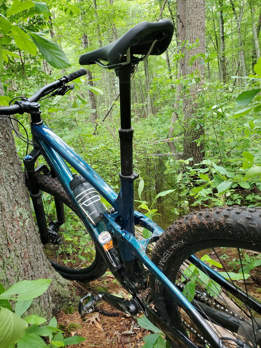 JimRich62's tweet photo. You're not lost if you're having fun. Some trails flooded so tried some new ones. They all lead somewhere. And yes it's safe with that little twig holding up the boulder. #mountainbike #mtb #bicycle #trek #becausebikes #bike #cycling #crosstraining #nemba https://t.co/bZxpxMtbag