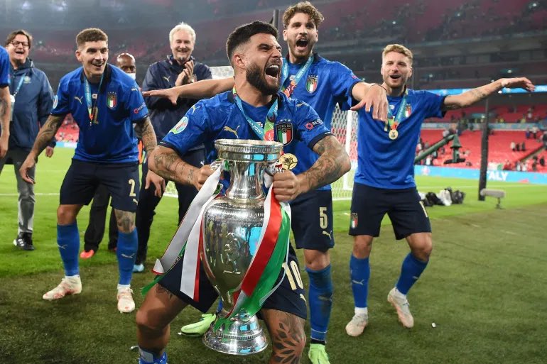 4my_A's tweet photo. @gigiodonna1 returned the #EURO2020 to Rome 🇮🇹

#ITA #Azzurri #ForzaAzzurri 
#Italy #Euro2020Final #VivoAzzurro https://t.co/jdenf8s8cf