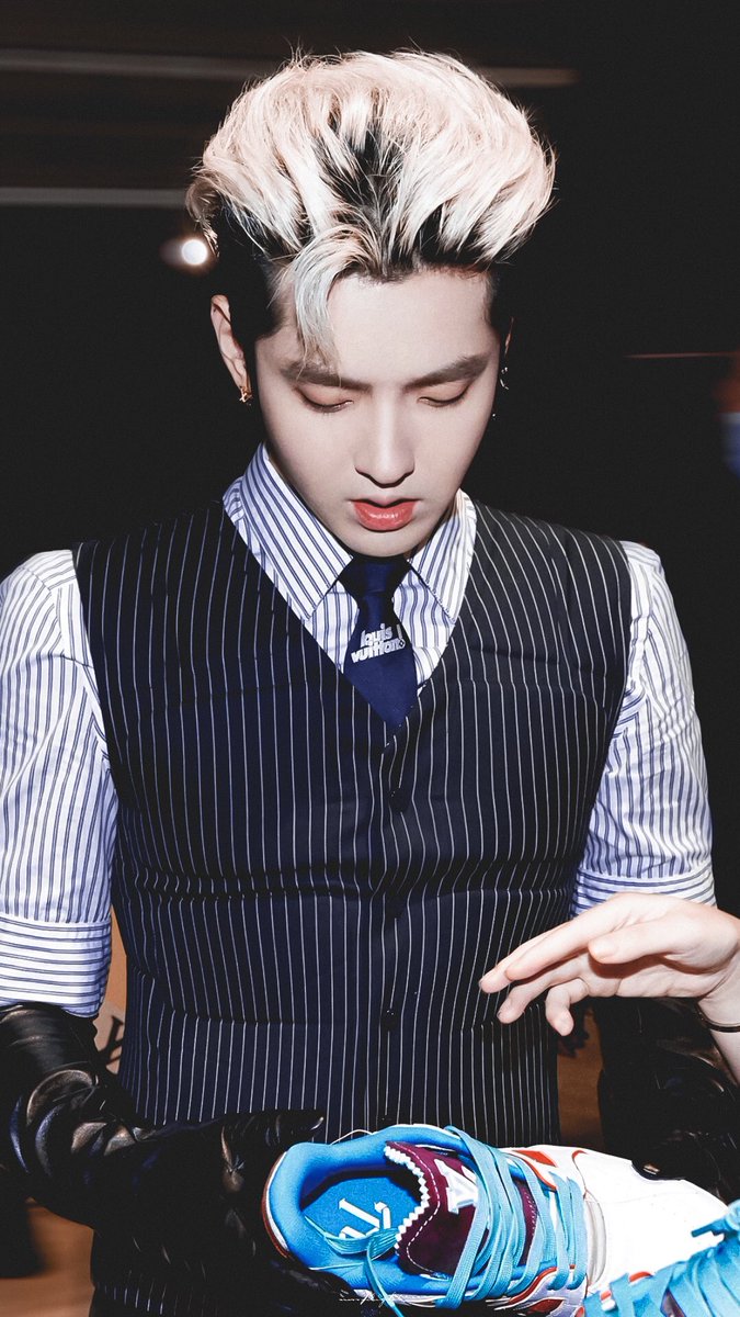 KrisBar_WuYiFan's tweet photo. 210712 Kris Wu @KrisWu

Listen to my heartbeat~💓
Morning Meigeni!☀️

Cr: Galaxy-Moonlight 
#KrisWu ​​​#WuYiFan https://t.co/wLOB3SdohP