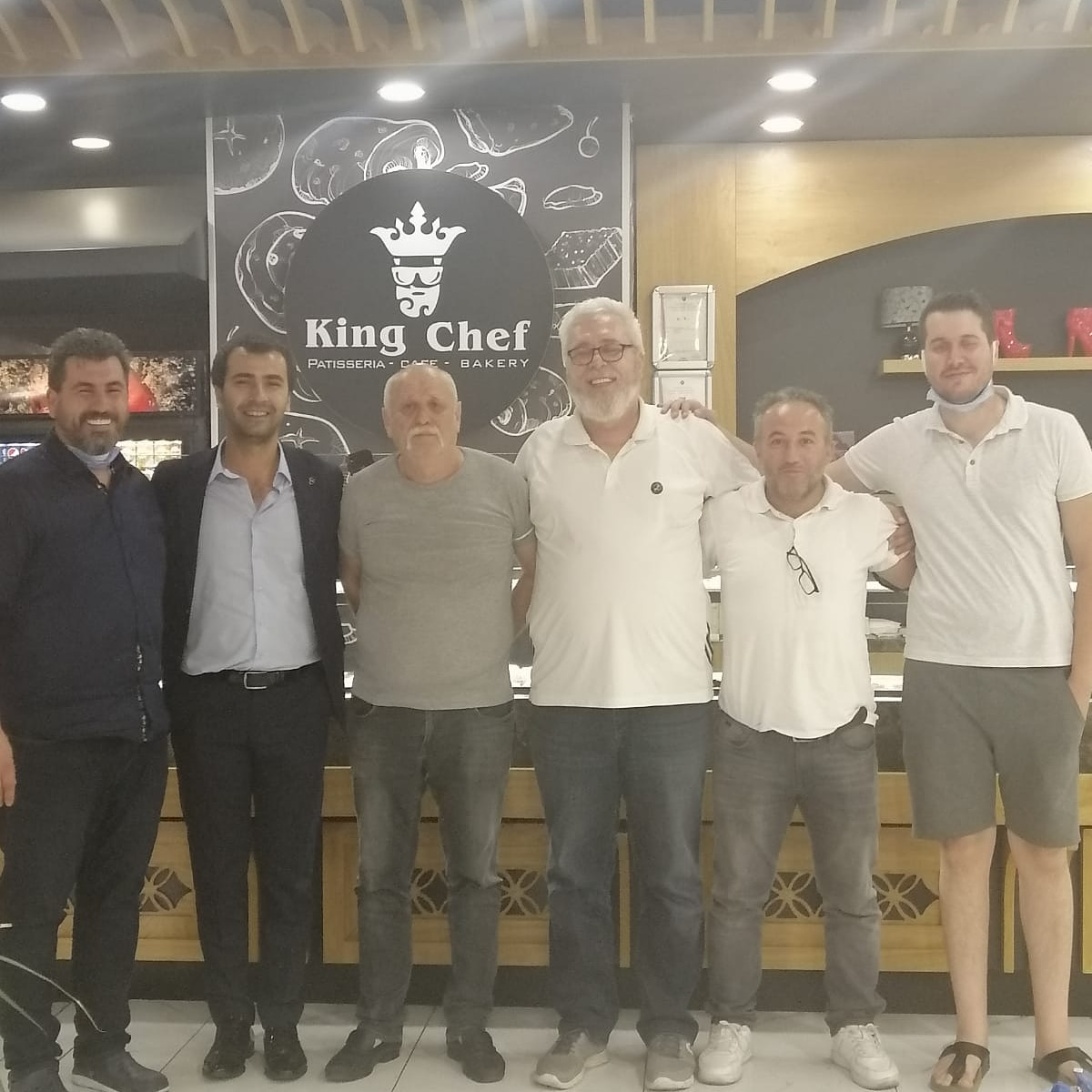 cakiroglu_ilker's tweet photo. #tuzla
Değerli ülkücü  ağabeylerimizle  birlikte güzel bir akşam sohbeti...
#yasarcapraz
#yucelgundogdu
#ayhanozkan
#mehmetbey
#kingchef
#mhptuzla https://t.co/doh2nlEfqf