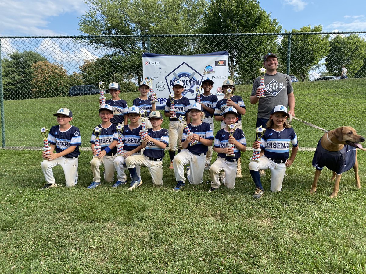 Molly Hall tweet media