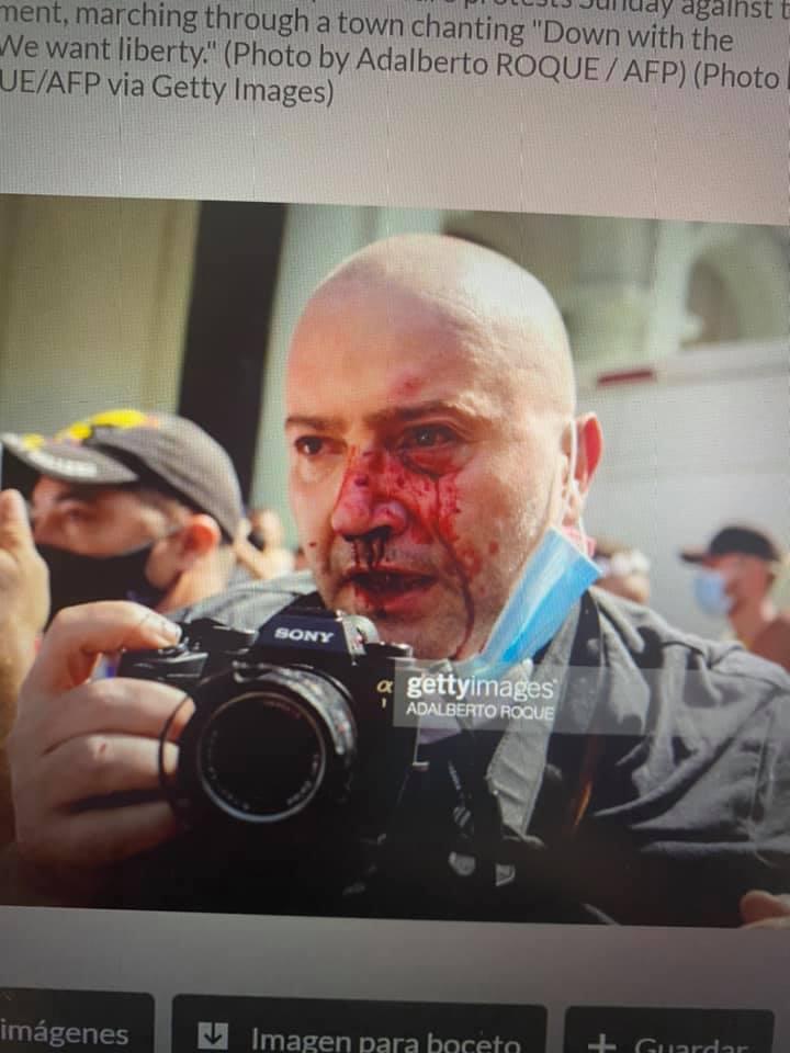 Ortodoxo6's tweet photo. So far escalation of the violence the police is not wearing uniform any more people of #cuba no have any weapons that there life #CubaLibre #Cuba #SOSCuba https://t.co/E7EDX2fTsm