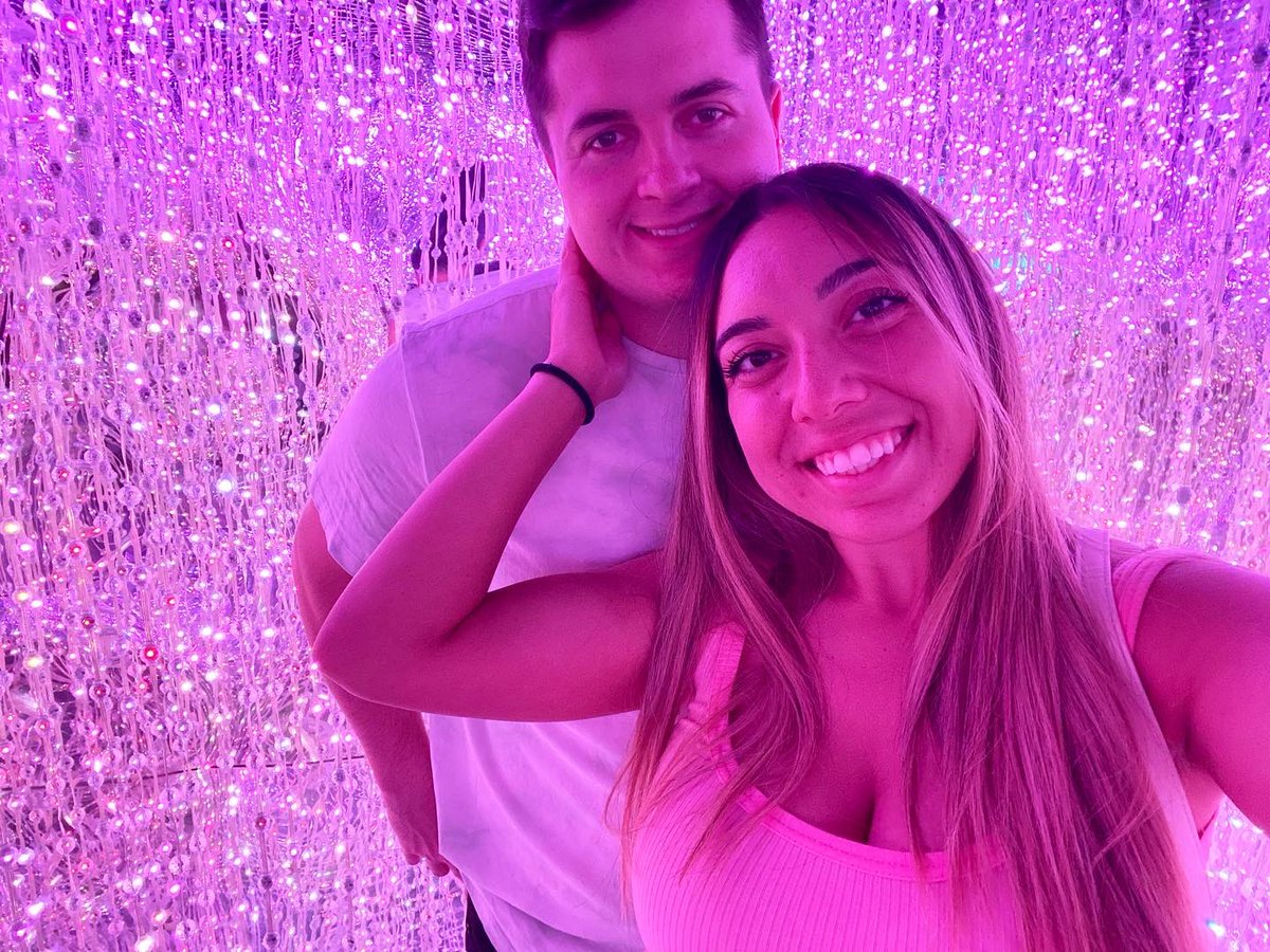 juliaaahumada's tweet photo. Happy anniversary 💜 @Recherd_ https://t.co/HIQ8THOaJp