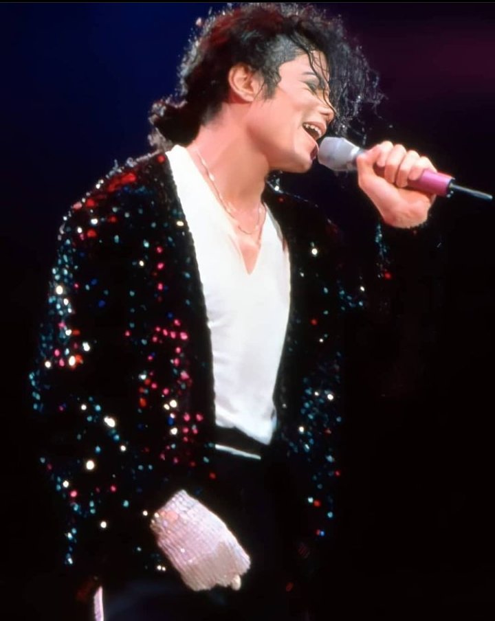 Abril MJ ❤️😘 on X: "Michael Jackson Billie jean ❤️❤️ #kingofpop https://t.co/UVKkqQd07u" / X