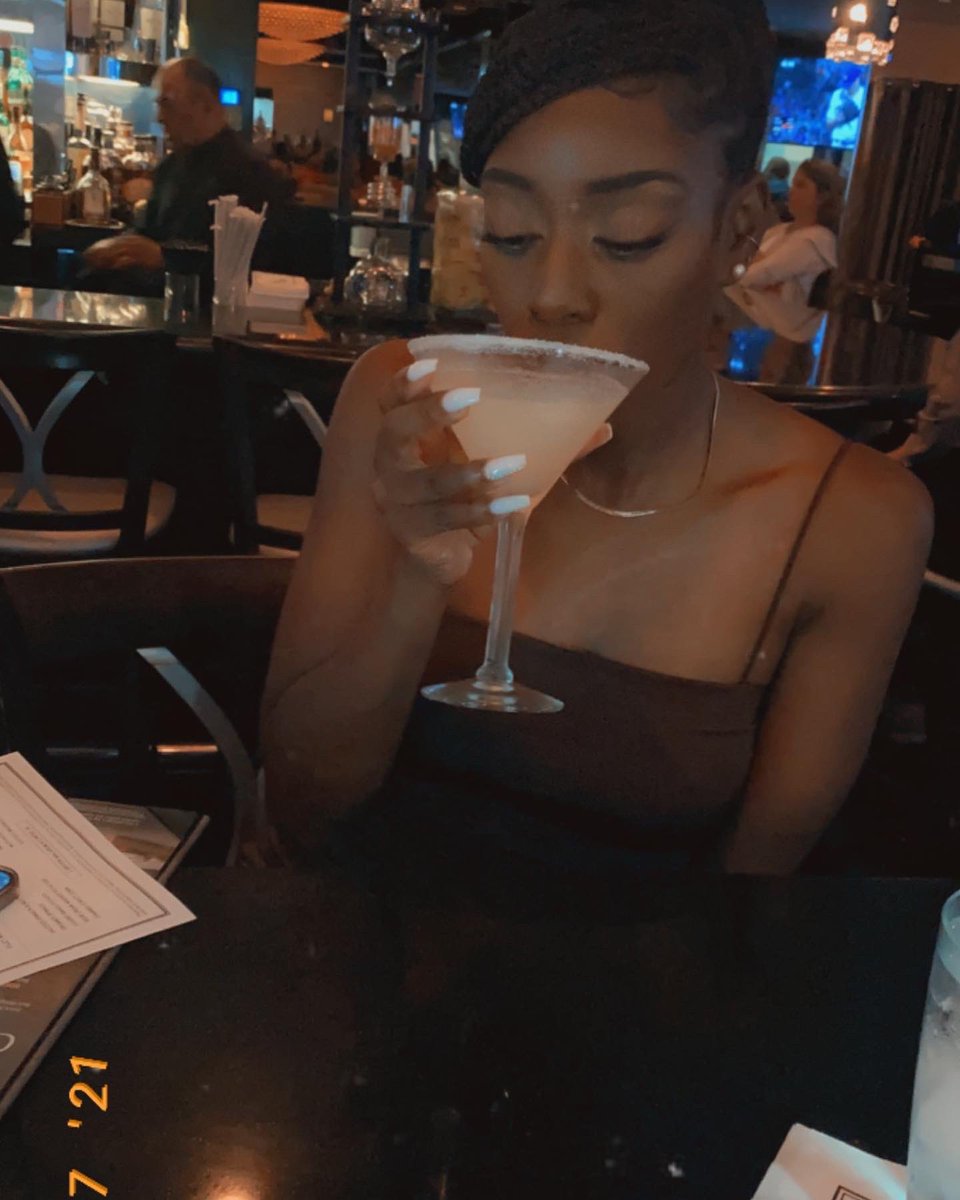 _LizzyJ's tweet image. ✨year 29 will be the best yet ✨